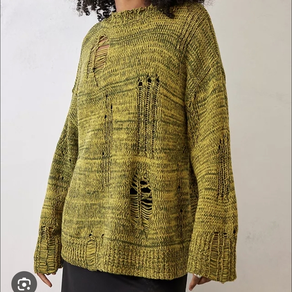 Urban Outfitters ,Distressed Knit Sweater in Olive,Size S - Picture 1 of 4